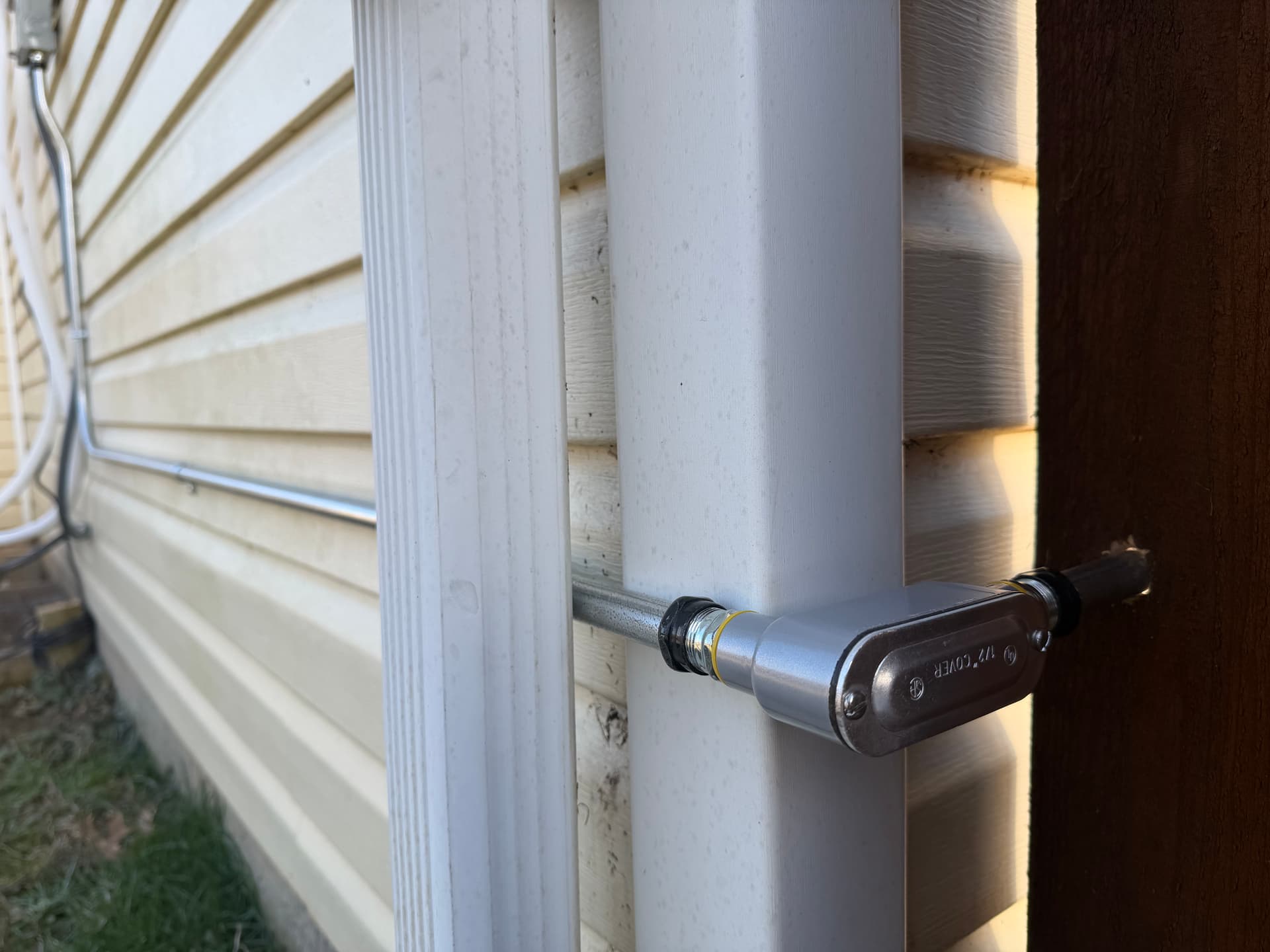 Gallery photos for Home Exterior Utility Setup for Reliable Power: Image #2