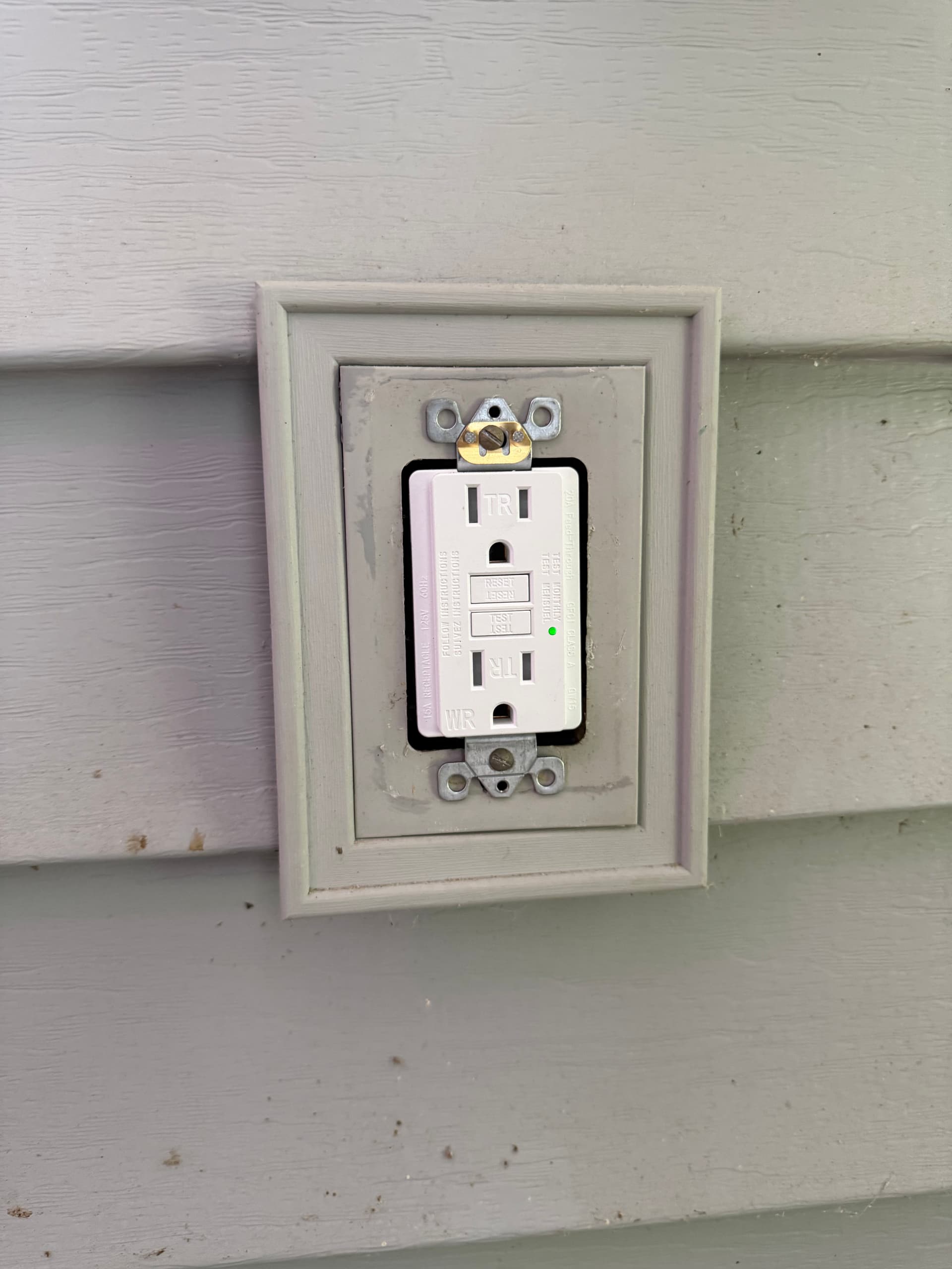 Corroded Outdoor Outlet Gets Proper GFCI Protection