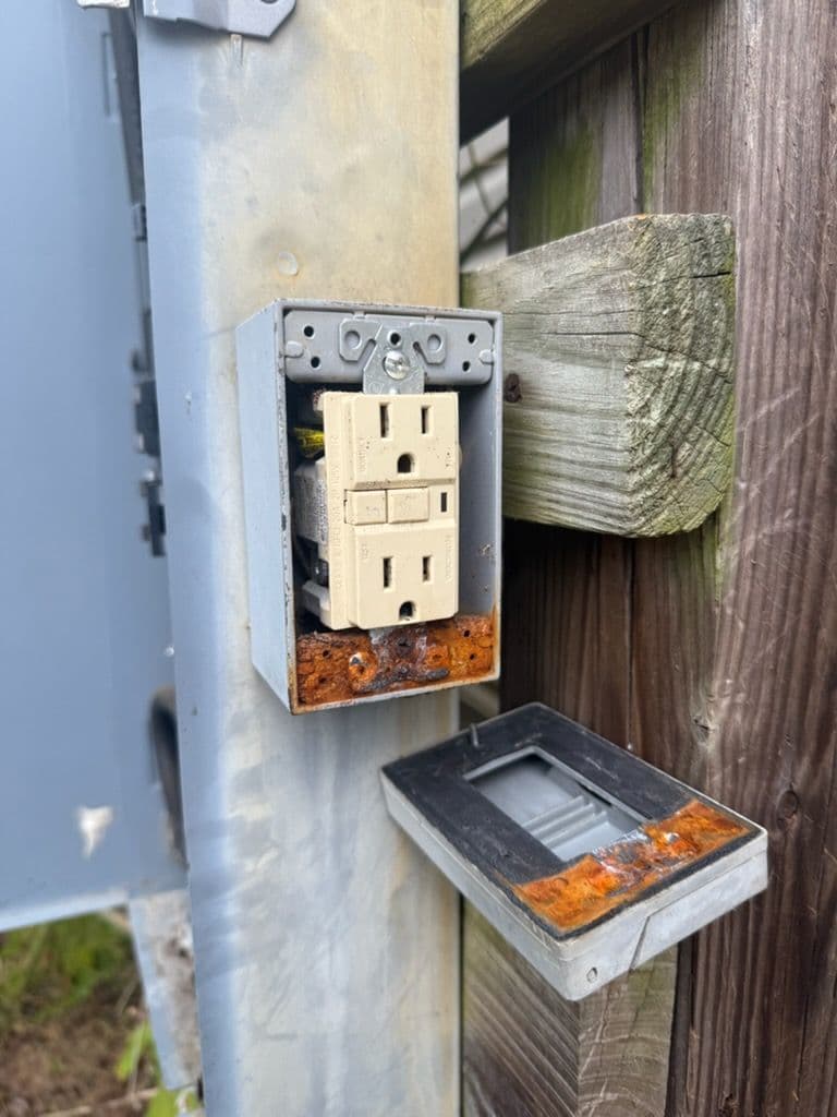 Gallery photos for Safety Check-Up for Outdoor Outlets: Image #2