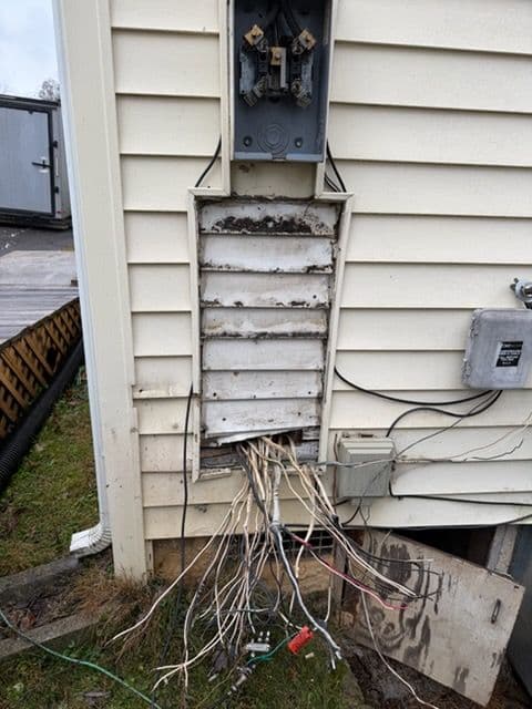 Gallery photos for Reliable Electrical Panel Upgrade Service: Image #2